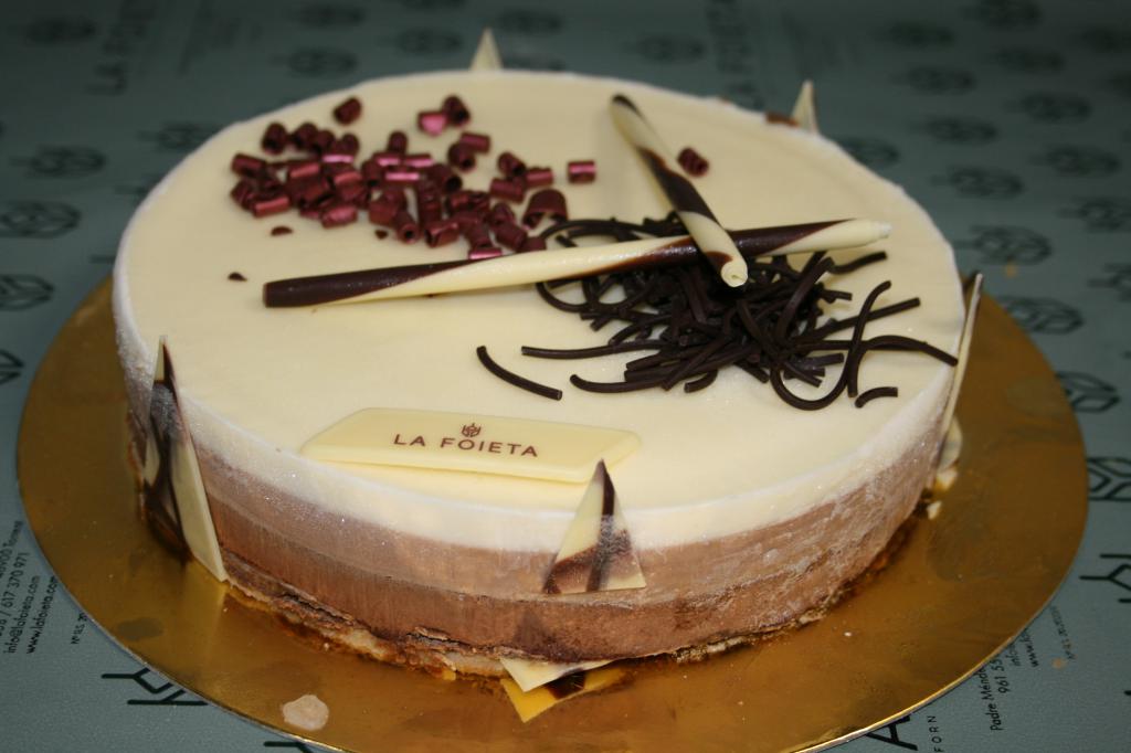 TARTA TRES CHOCOLATES